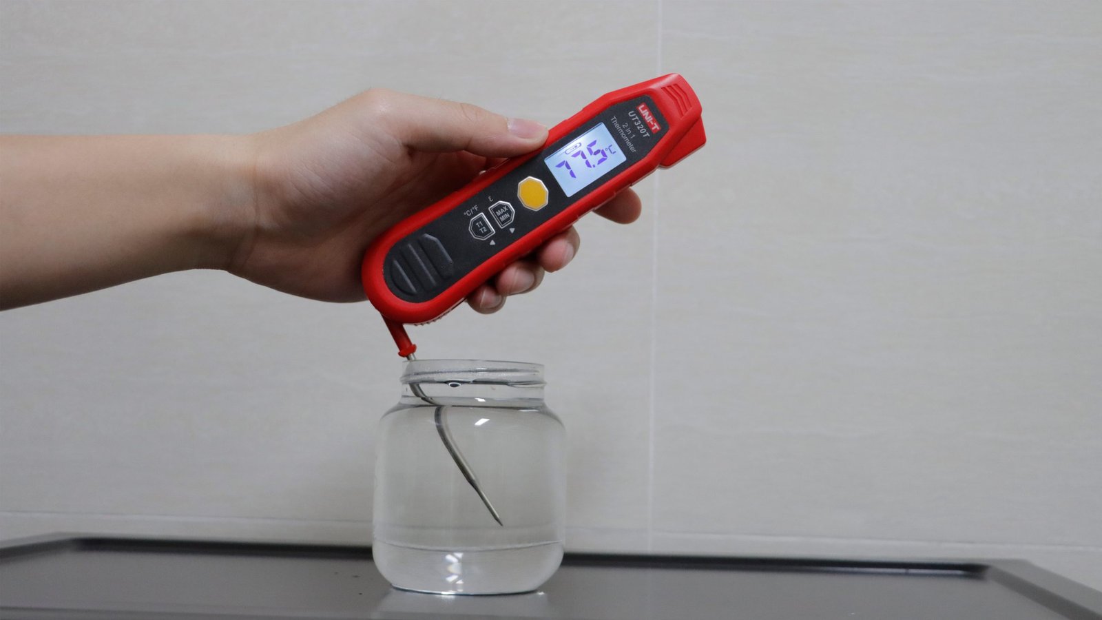 2 IN 1 THERMOMETER UT320T UNI-T