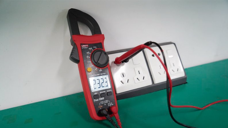 Digital Clamp Meter UT203+ UNI-T specification sheet